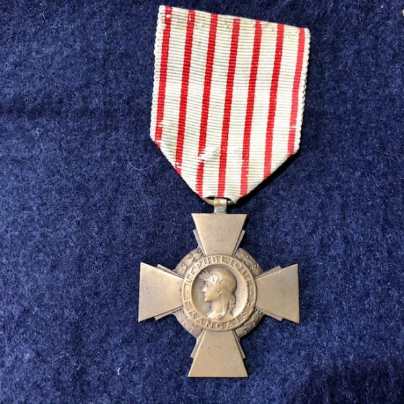 French Croix Du Combattant Medal 19